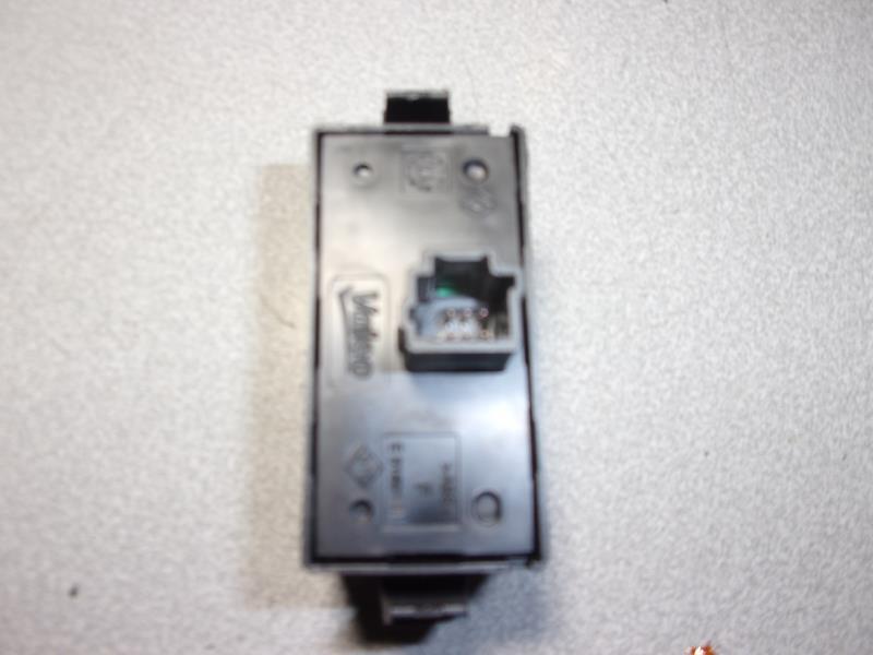 Bouton de warning RENAULT KANGOO 2 PHASE 2 Diesel - 1