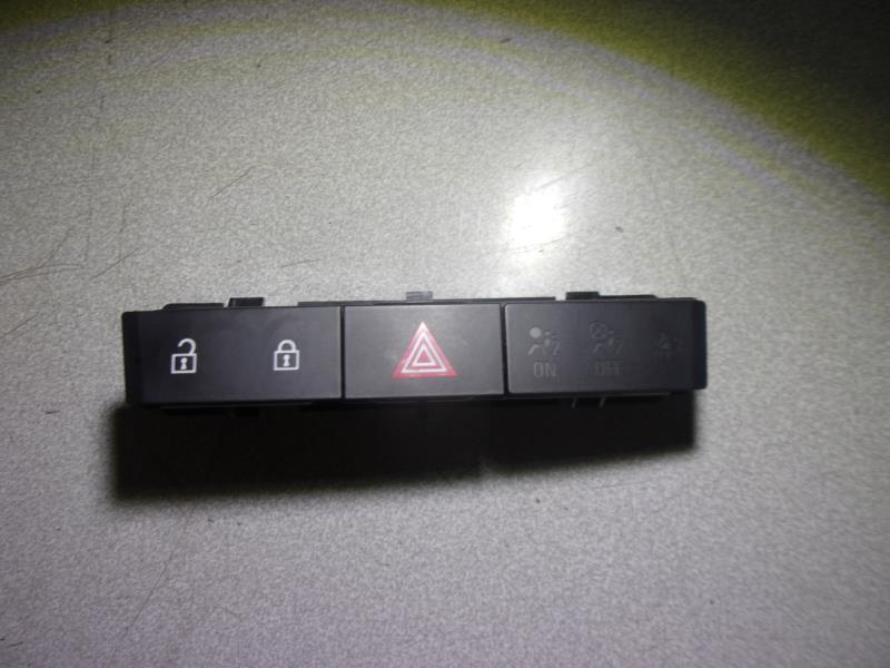 Bouton de warning OPEL ASTRA J PHASE 1 Diesel - 1