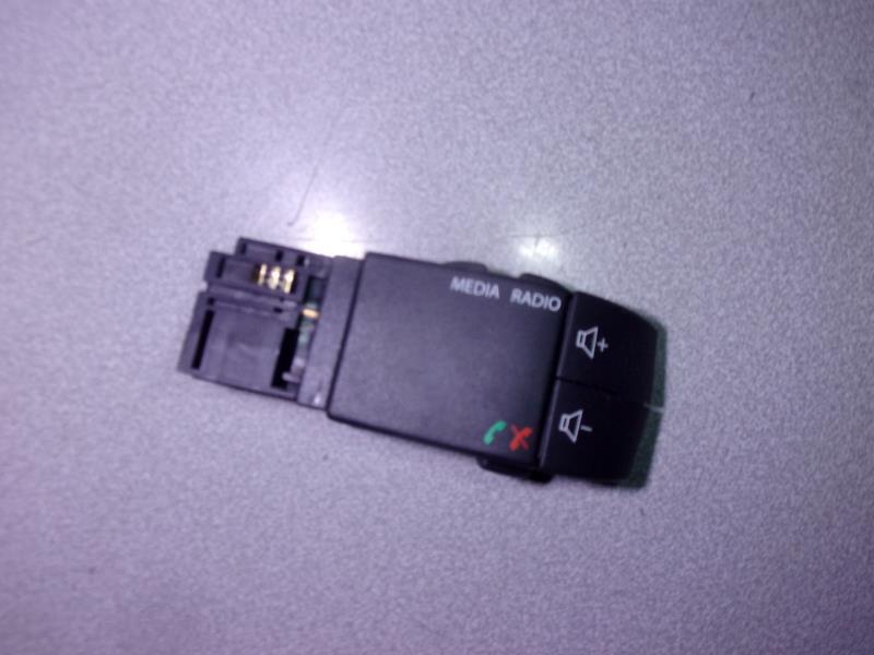 Commande autoradio RENAULT TWINGO 2 PHASE 2 Essence - 1