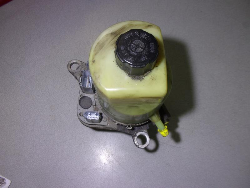 Pompe de direction FORD FOCUS 2 PHASE 1 BREAK Diesel - 1