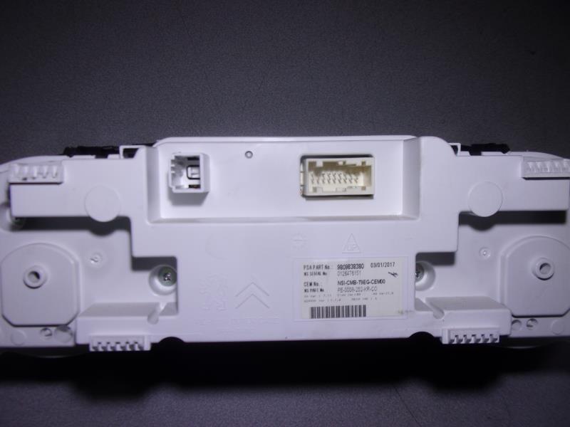 Compteur PEUGEOT 308 2 SW PHASE 1 BREAK Diesel - 1