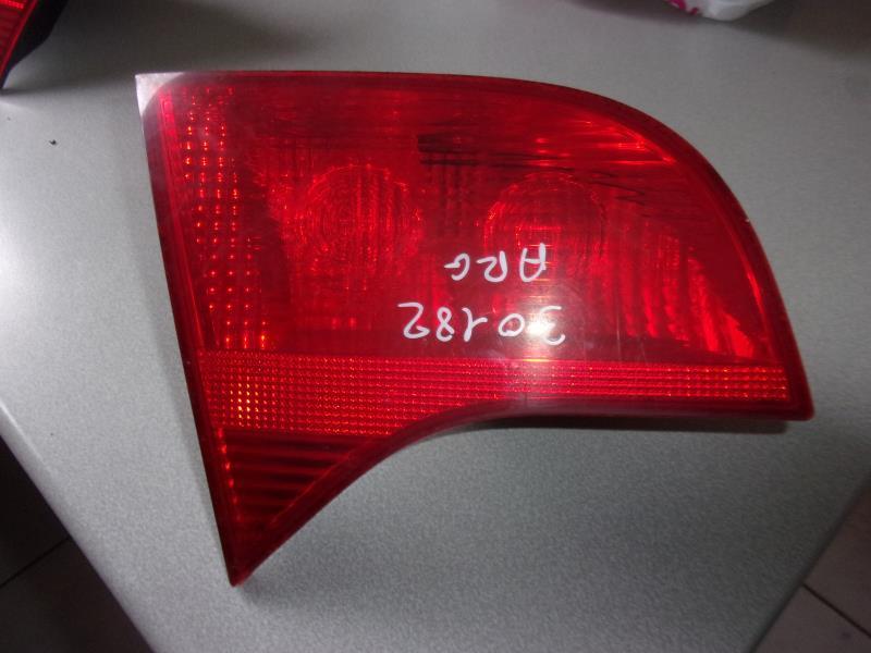 Feu arriere secondaire gauche (feux) AUDI A4 2 AVANT PHASE 2 BREAK Diesel - 1