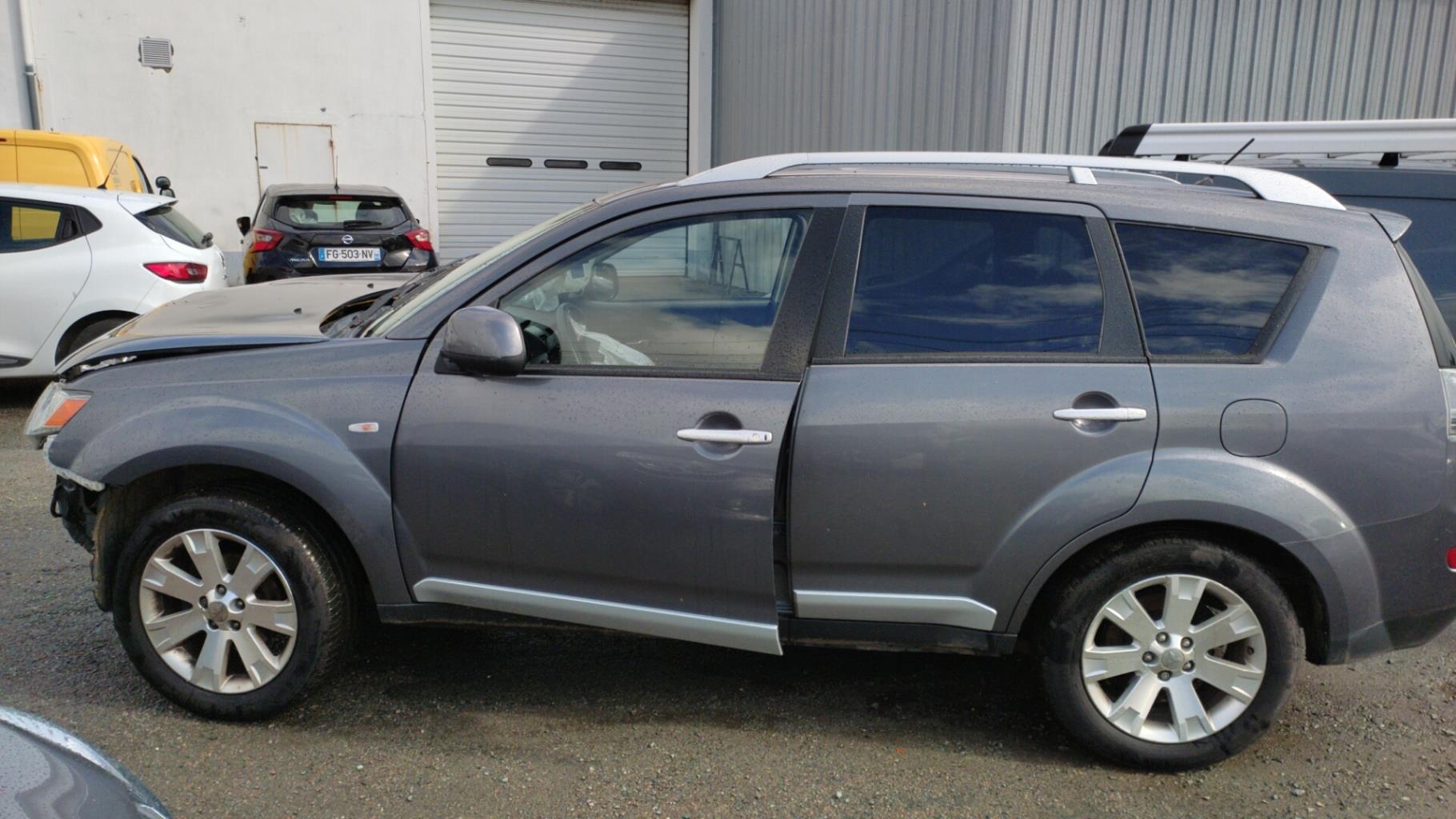 Serrure avant droit MITSUBISHI OUTLANDER 2 PHASE 1 Diesel - 1