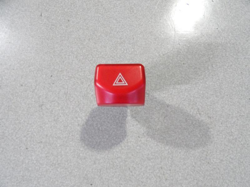 Bouton de warning NISSAN MICRA 3 PHASE 1 Essence - 1