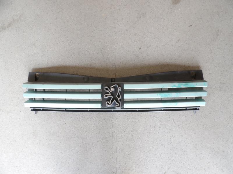 Calandre PEUGEOT 205  - 1