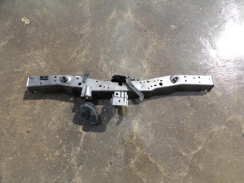 Traverse superieure TOYOTA VERSO PHASE 1 Diesel - 1