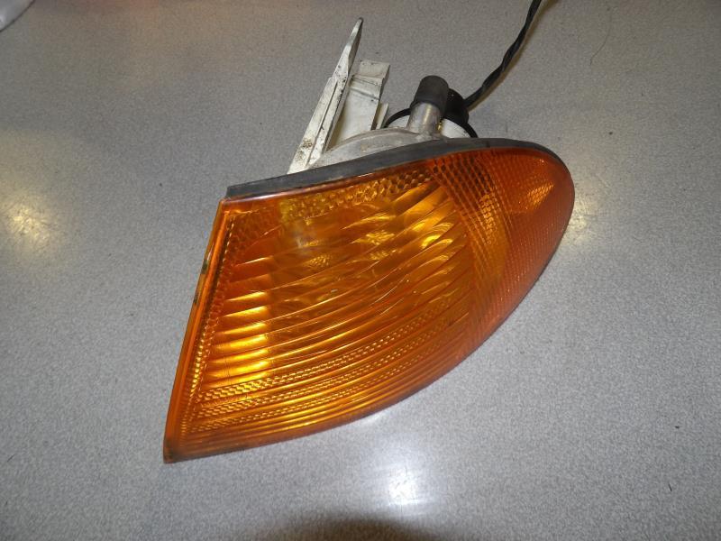 Optique avant secondaire gauche (feux)(clignotant) BMW SERIE 3 E46 TOURING PHASE 1 BREAK Diesel - 1