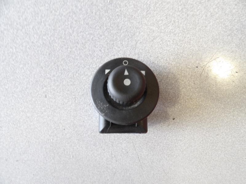 Commande retroviseurs PEUGEOT 1007 Diesel - 1