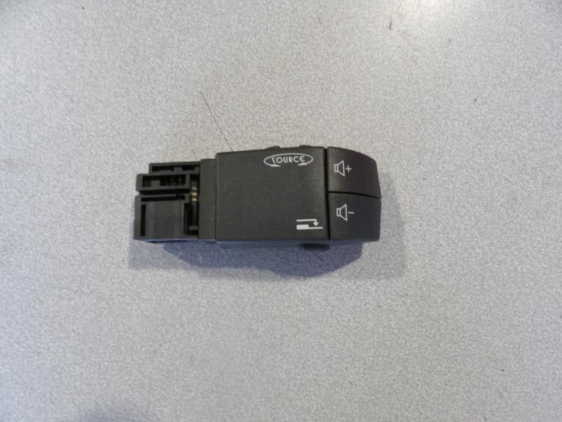 Commande autoradio RENAULT TRAFIC 2 PHASE 1 Diesel - 1
