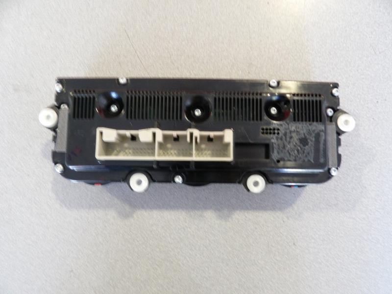 Commande chauffage VOLKSWAGEN GOLF 5 Essence - 1