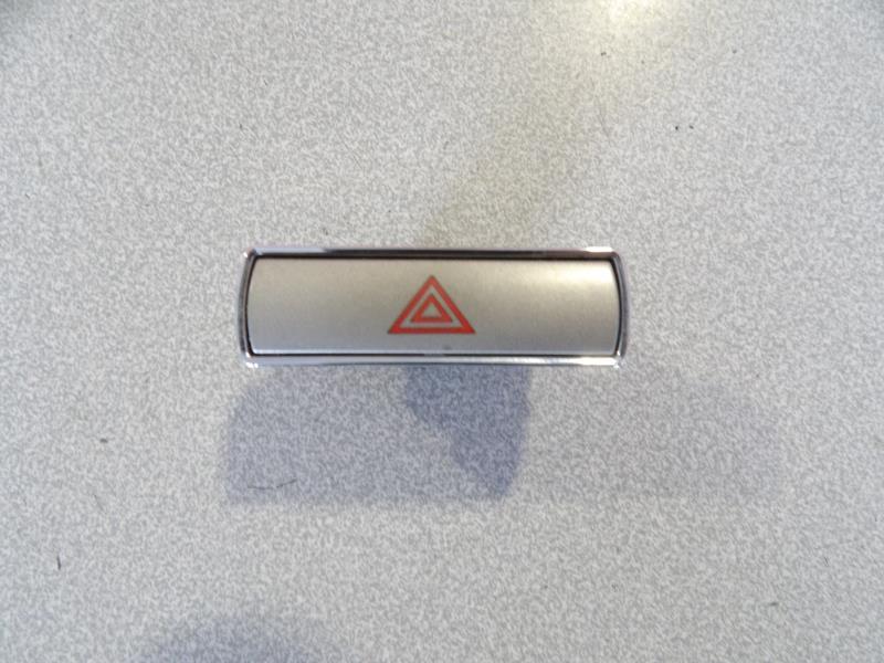 Bouton de warning FORD MONDEO 3 PHASE 1 BREAK Diesel - 1