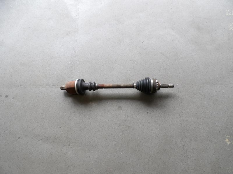 Cardan gauche (transmission) RENAULT CLIO 2 PHASE 2 Essence - 1