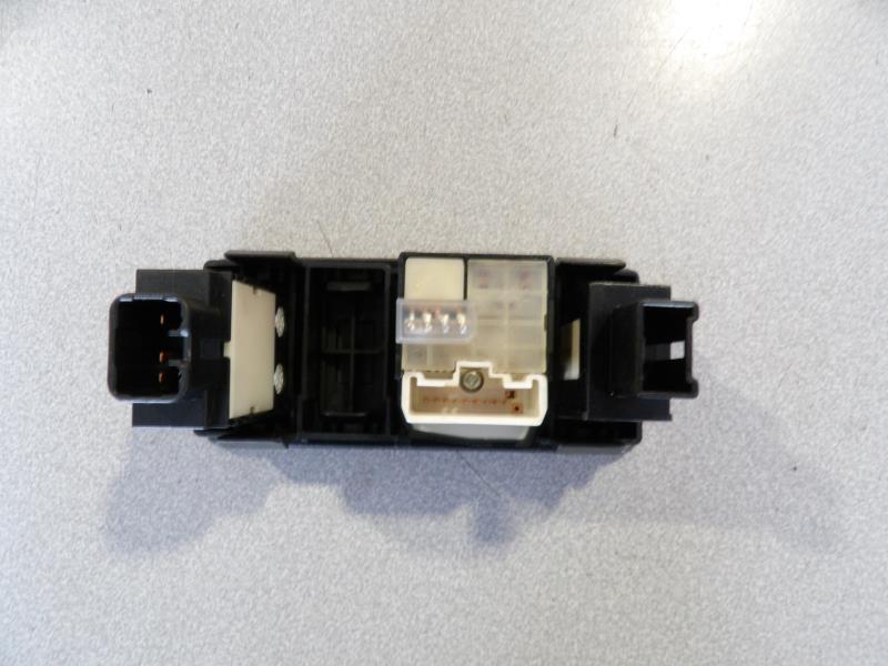 Commande retroviseurs TOYOTA AVENSIS 2 PHASE 1 BREAK Diesel - 1
