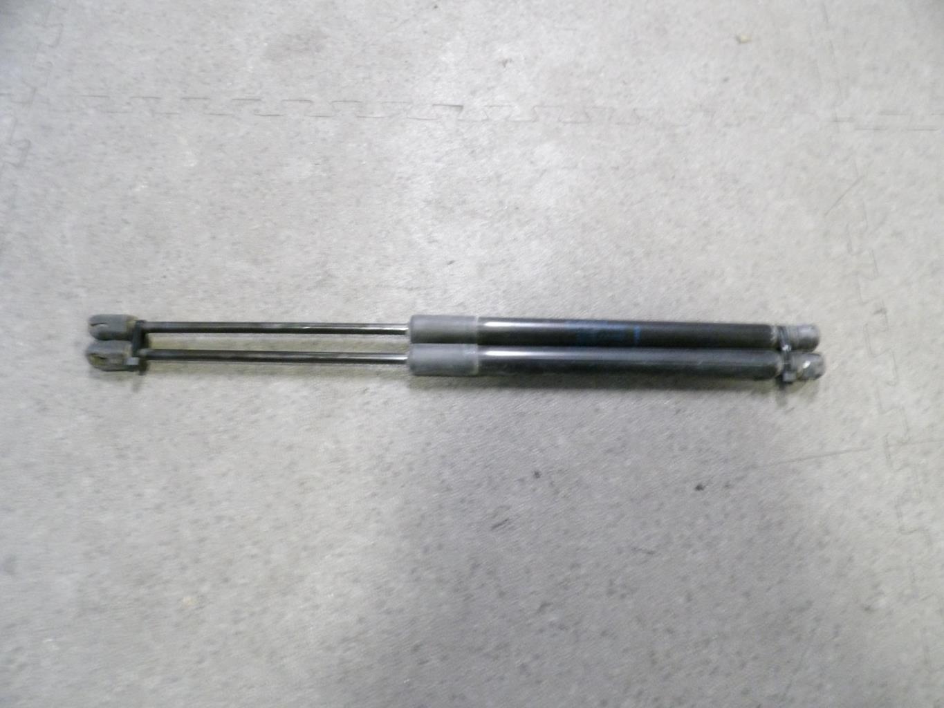 Verin de coffre RENAULT CLIO 3 PHASE 2 BREAK  - 1