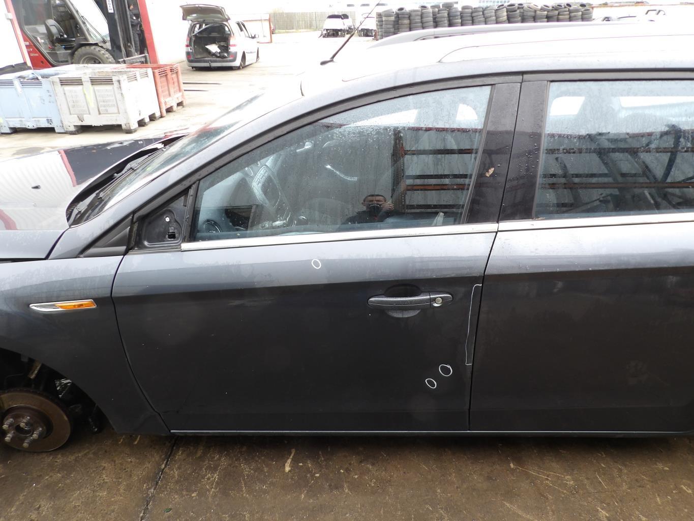 Porte avant gauche FORD MONDEO 3 PHASE 1 BREAK Diesel - 1