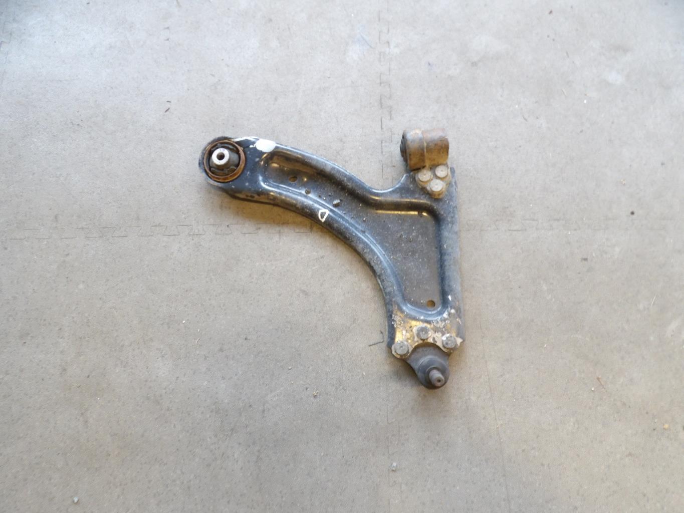Triangle avant droit OPEL MERIVA A PHASE 2 Essence - 1