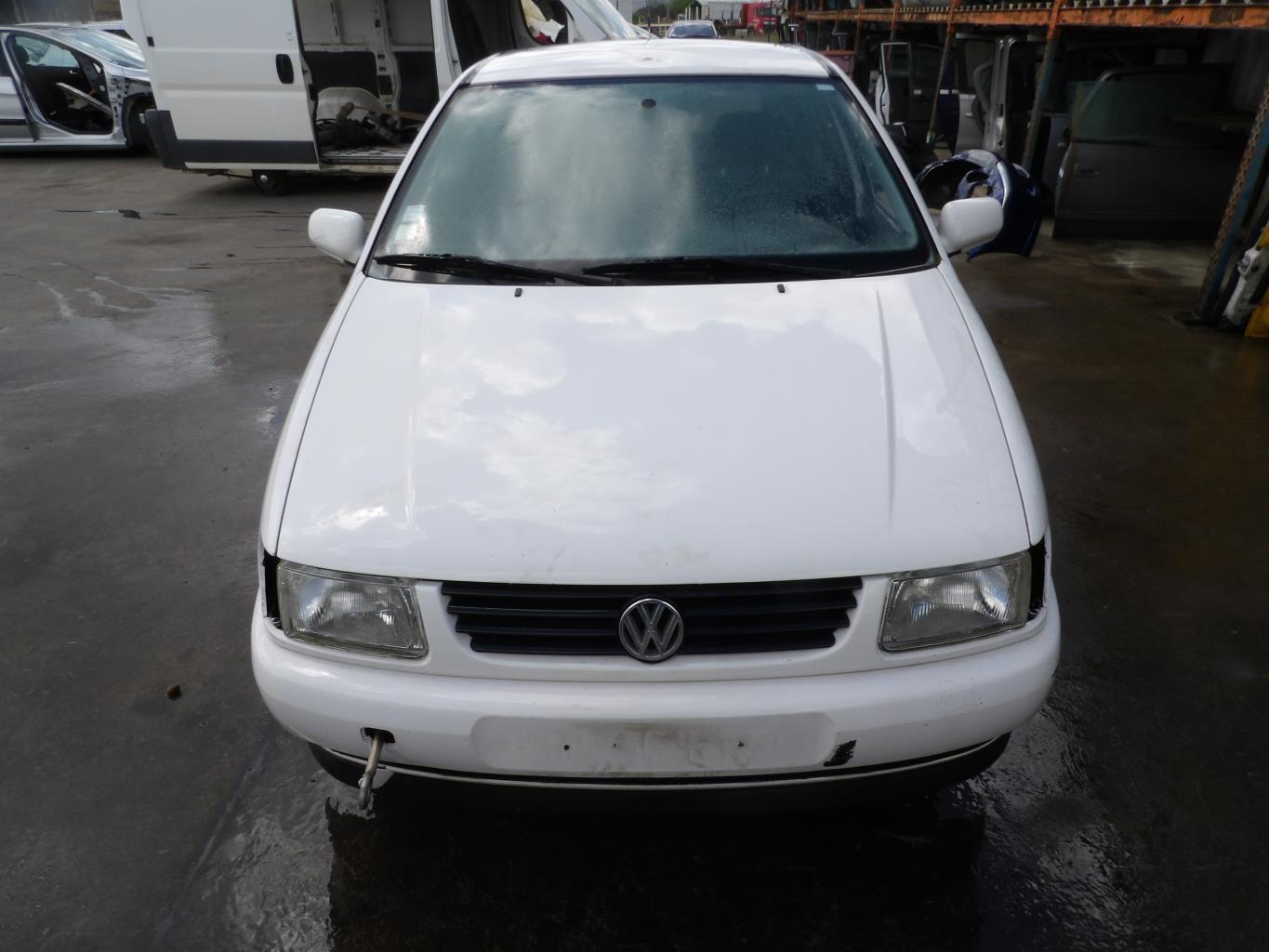 Capot VOLKSWAGEN POLO 3 PHASE 1 Essence - 1
