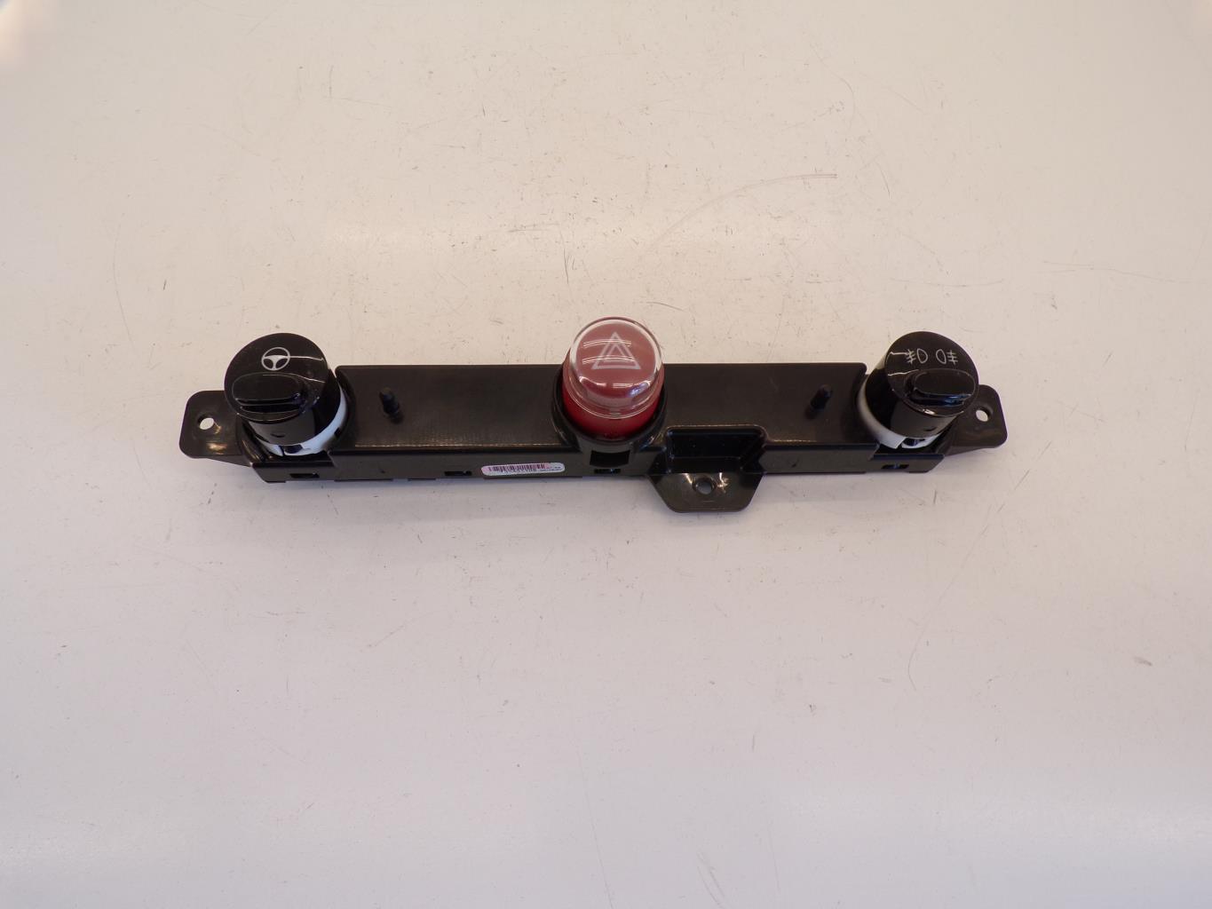 Bouton de warning FIAT 500 2 PHASE 1 Essence - 1