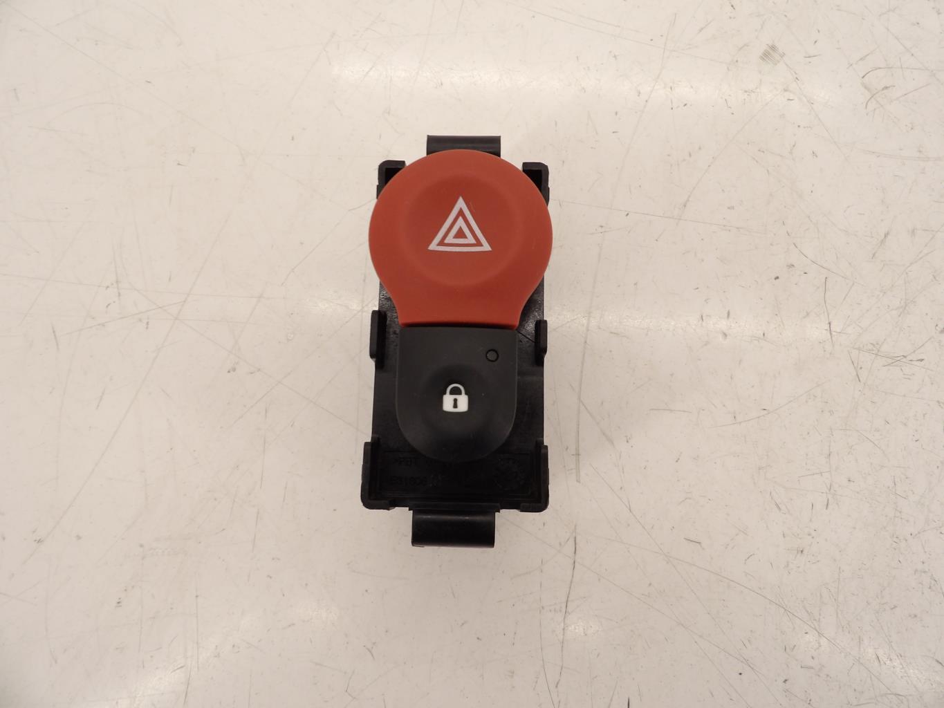 Bouton de warning RENAULT KANGOO 2 PHASE 2 Diesel - 1
