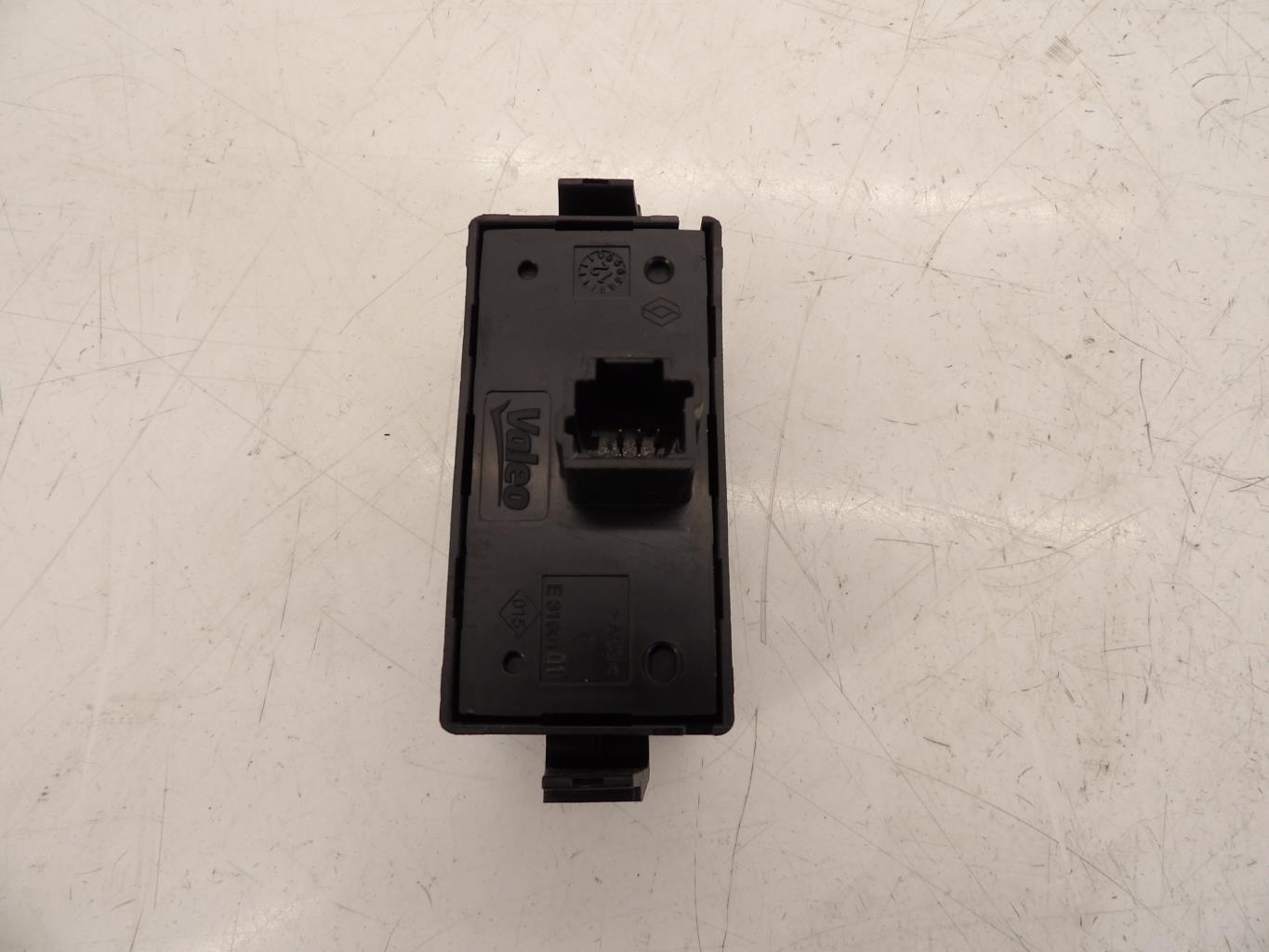 Bouton de warning RENAULT SCENIC 3 PHASE 2 Diesel - 1