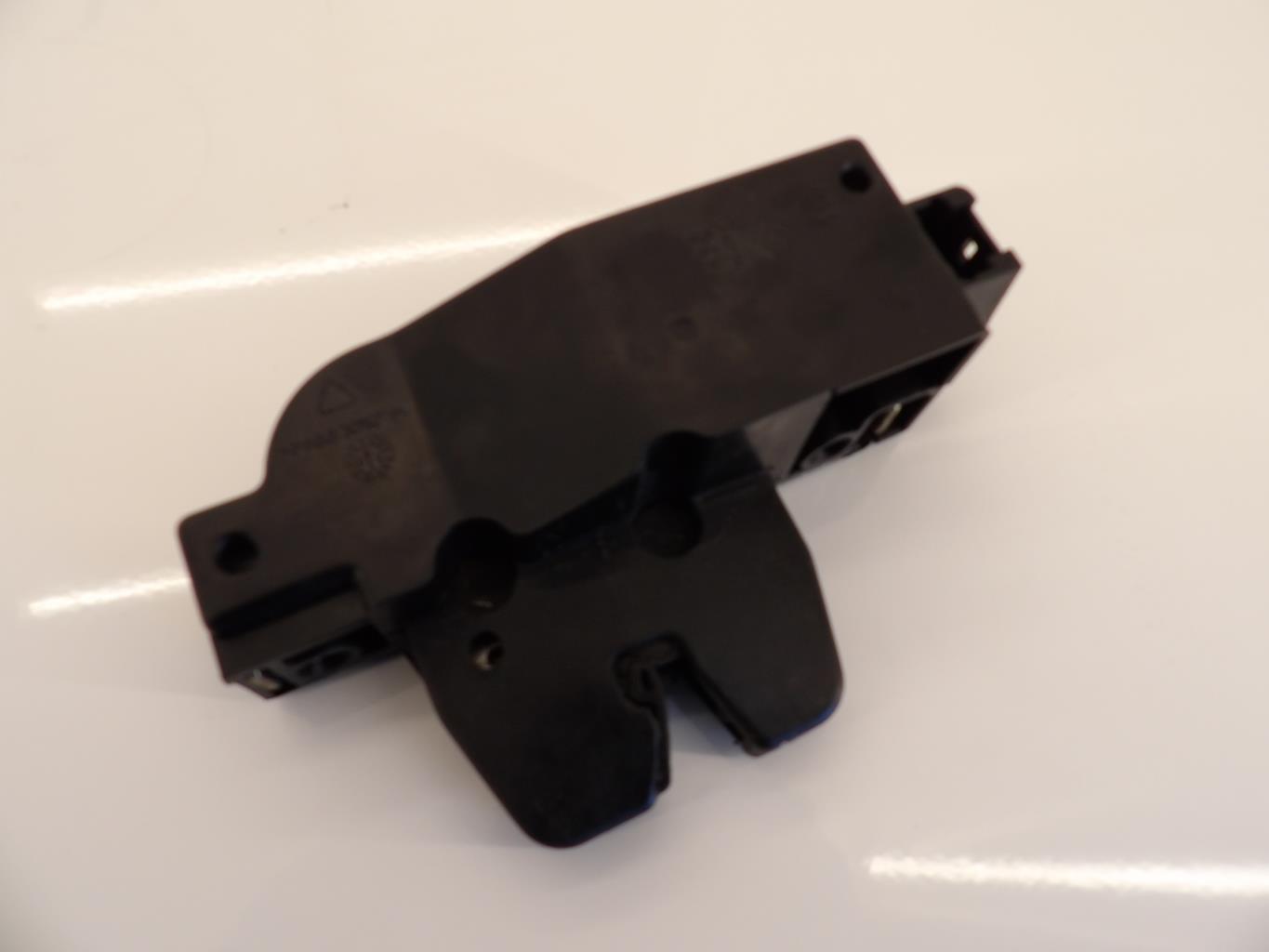 Serrure de hayon PEUGEOT 607 PHASE 1 Diesel - 1