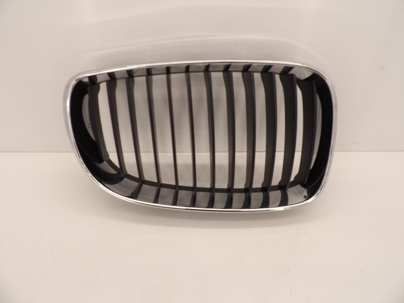 Grille de calandre droite BMW SERIE 1 E81 Diesel - 1