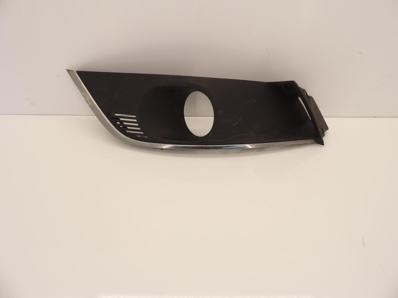 Enjoliveur anti brouillard RENAULT MEGANE 4 PHASE 1 BREAK Diesel - 1