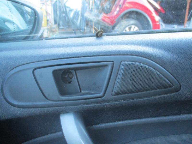 Maniglia interna anteriore destra FORD FIESTA 6 PHASE 1 Diésel - 1