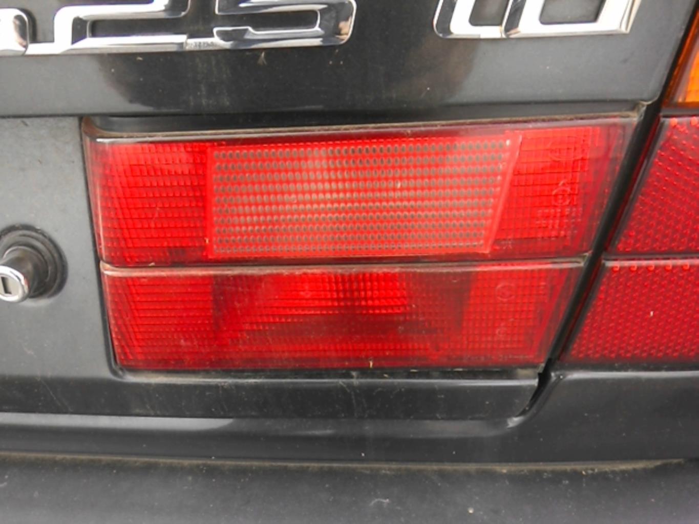 Feu arriere secondaire droit (feux) BMW SERIE 5 E34 Diesel - 1