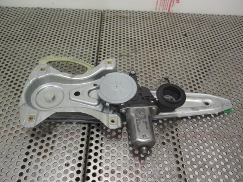 Alzacristalli elettrico posteriore sinistro TOYOTA YARIS 3 PHASE 2 Gasolina/Híbrido - 1