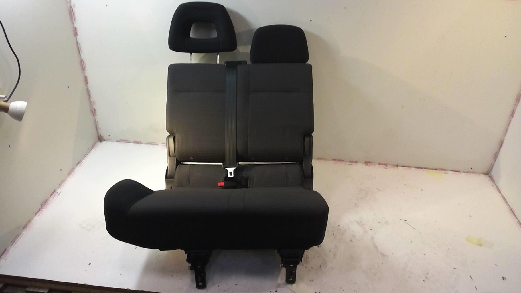Siege arriere droit MITSUBISHI PAJERO 3 Diesel - 1