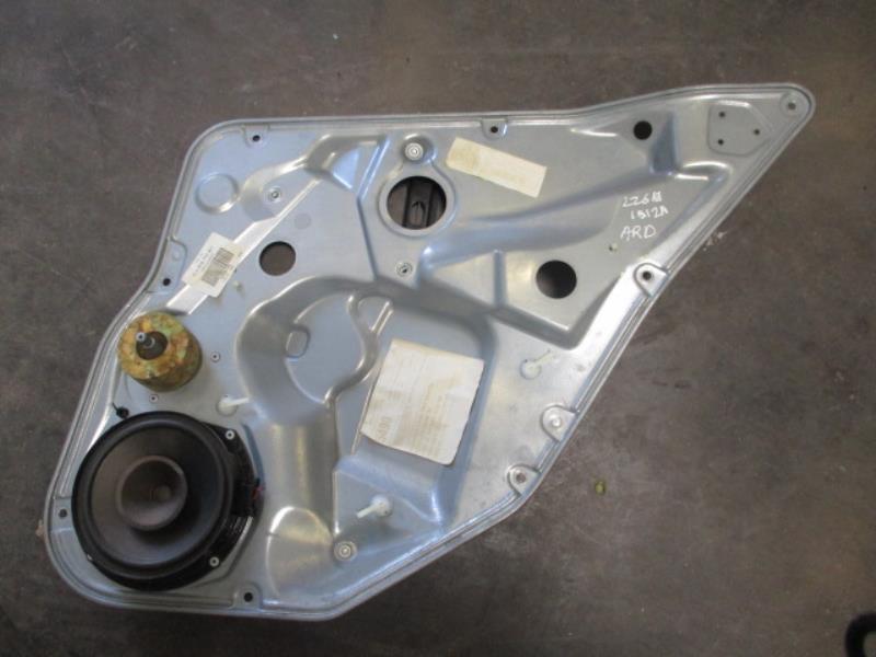 Alzacristalli manuale posteriore destro SEAT IBIZA 3 PHASE 2 Diésel - 1