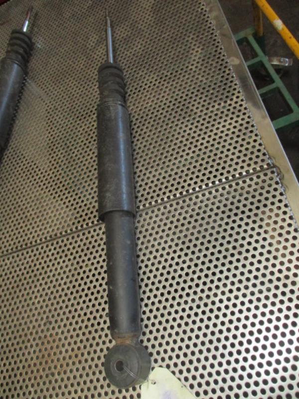 Ammortizzatore posteriore sinistro RENAULT CLIO 3 PHASE 1 Diésel - 1
