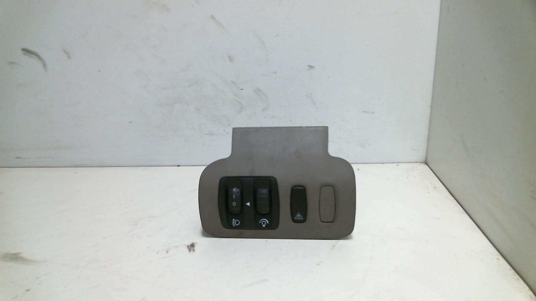 Commande de reglage hauteur de phare RENAULT SCENIC 2 PHASE 1 Diesel - 1
