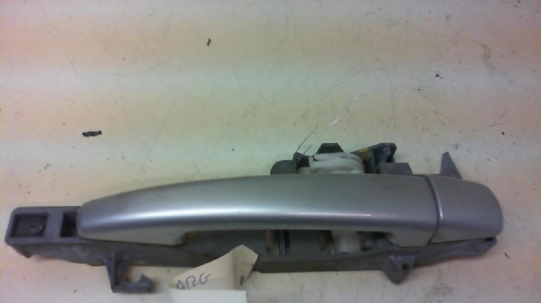Maniglia portiera posteriore sinistra PEUGEOT 407 PHASE 1 BREAK Diésel - 1