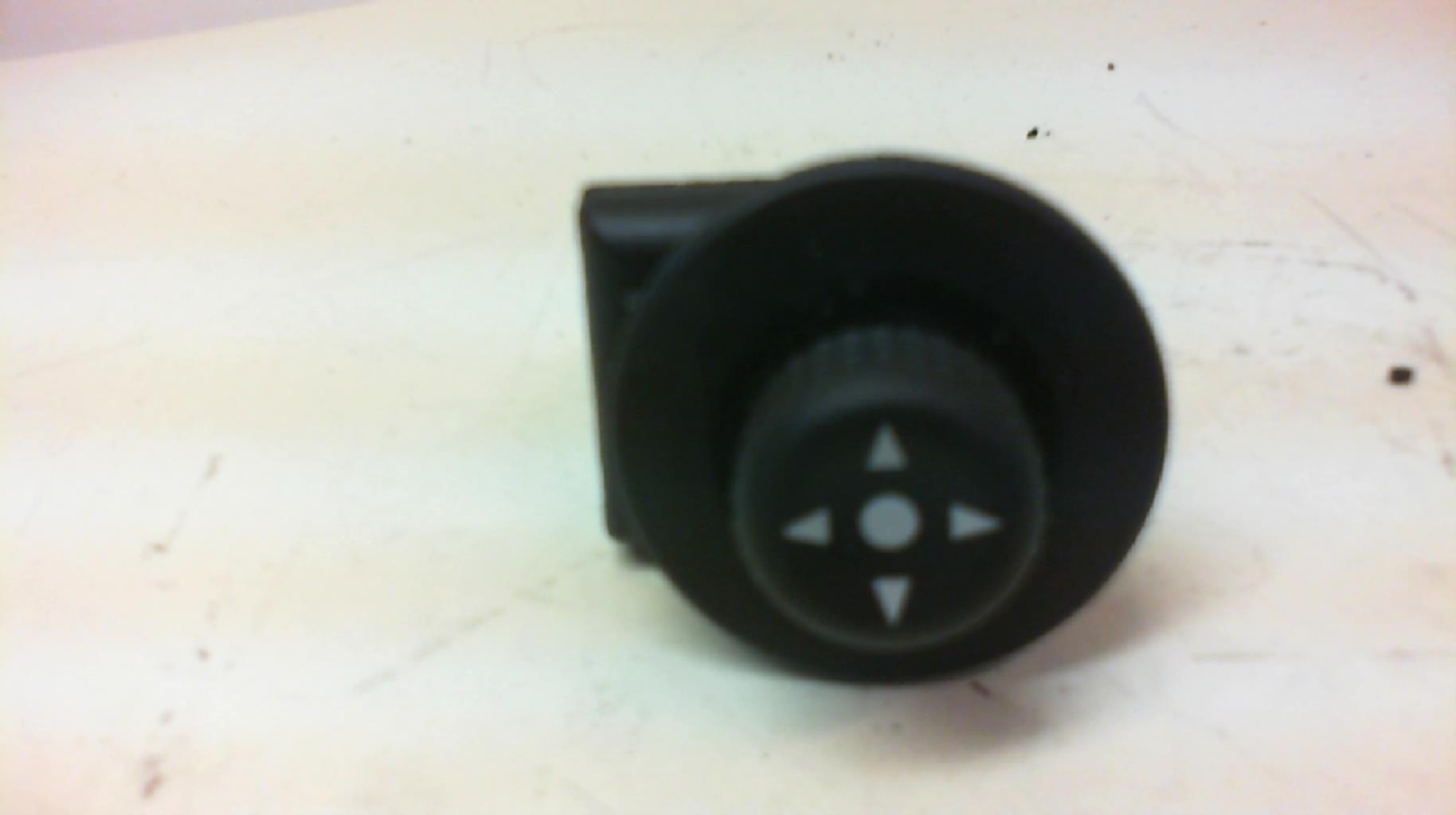 Pulsante/interruttore PEUGEOT 407  - 1