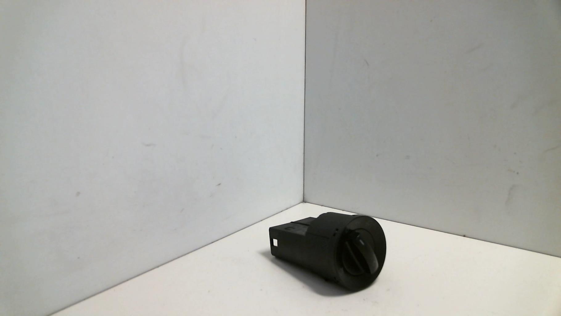 Commande de phare VOLKSWAGEN POLO 4 PHASE 1 Diesel - 1