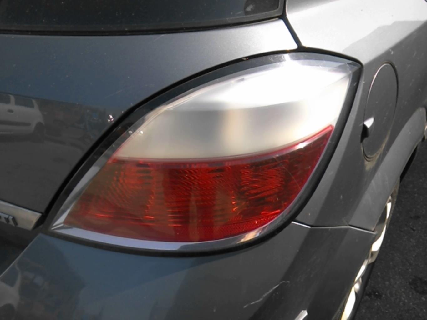 Fanale posteriore principale destro (luci) OPEL ASTRA H PHASE 1 Diésel - 1