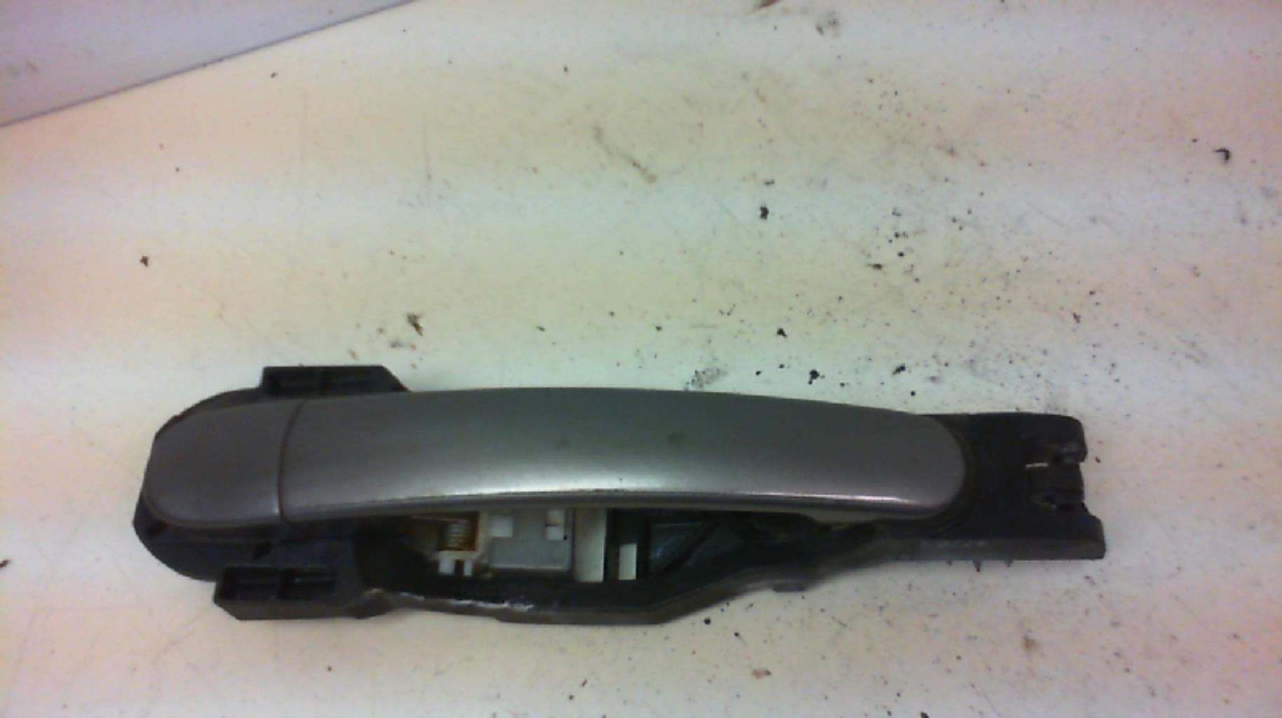 Maniglia portiera posteriore sinistra SEAT TOLEDO 3 Diésel - 1