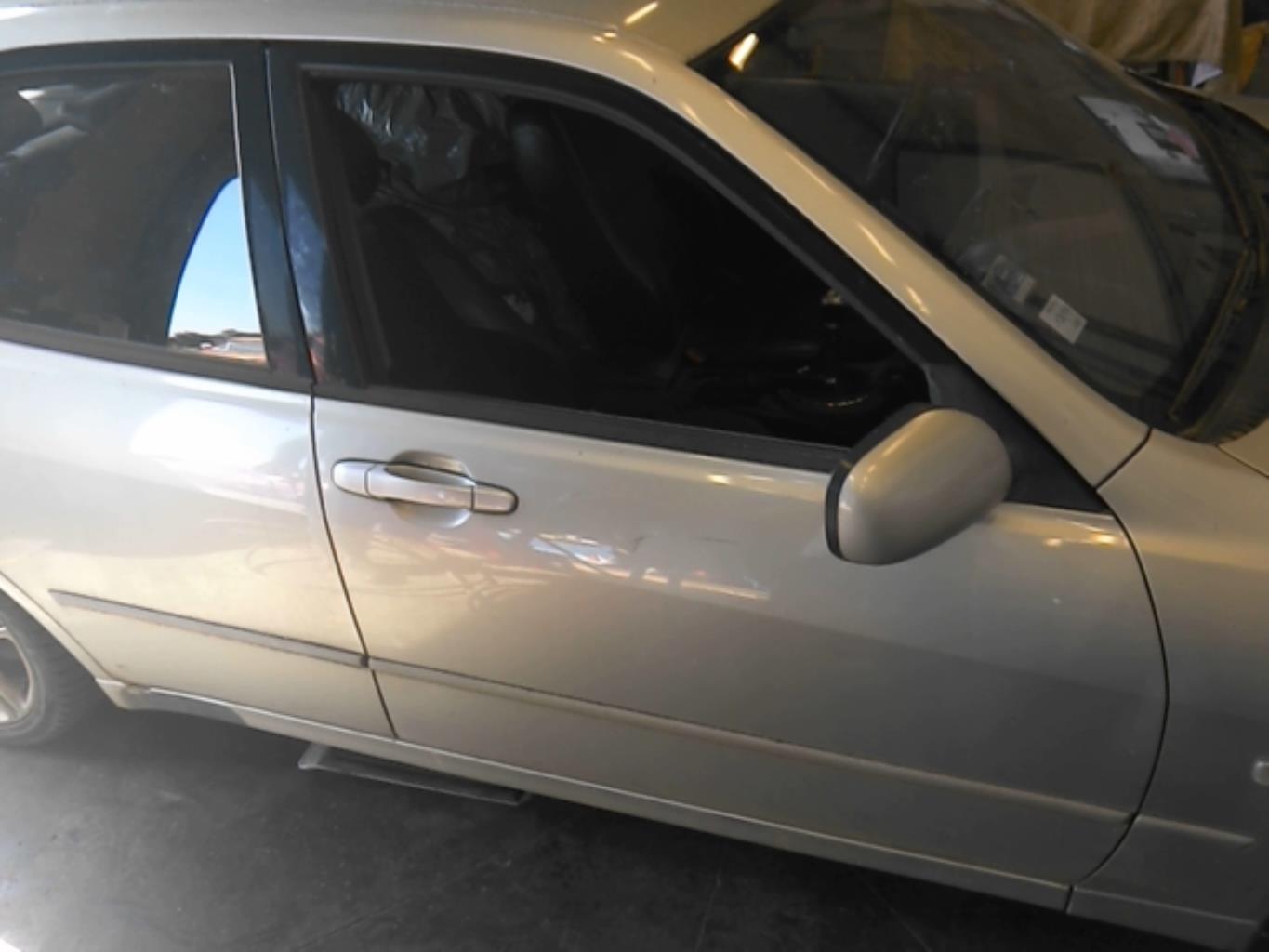Porte avant droit LEXUS IS 1 Essence - 1