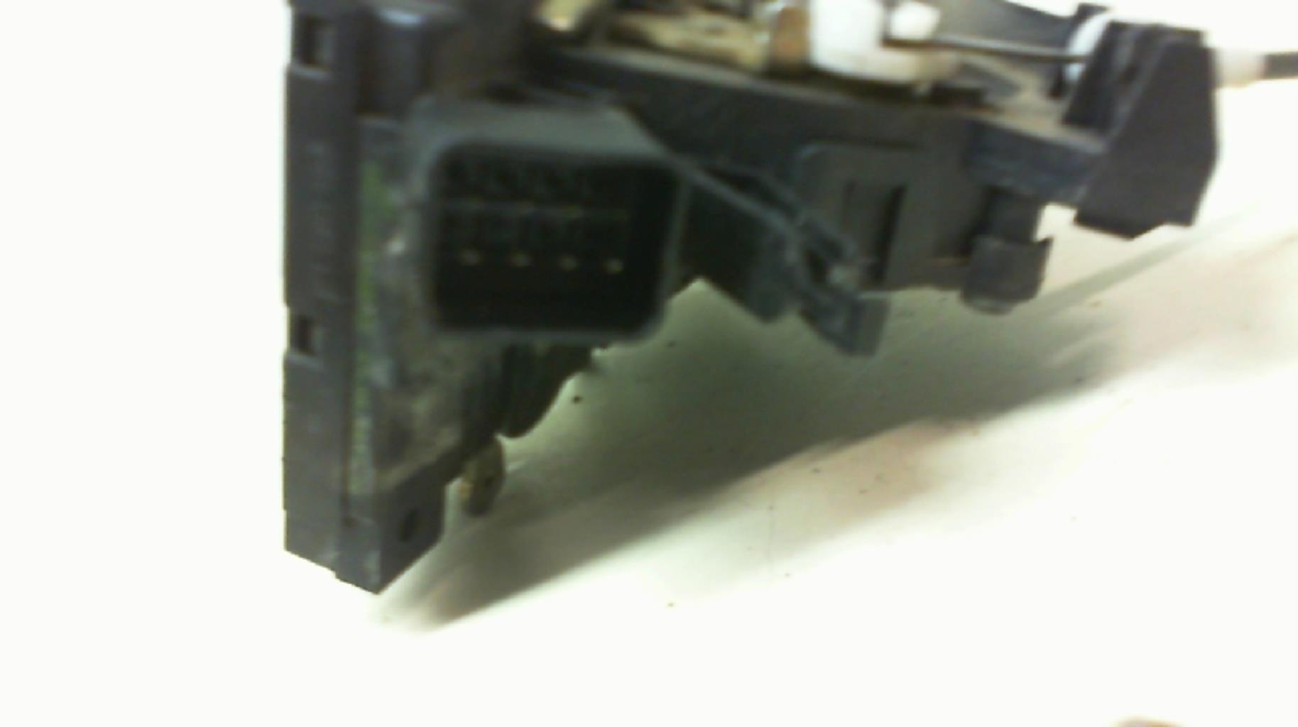 Serrure avant gauche FORD FOCUS 1 Diesel - 1