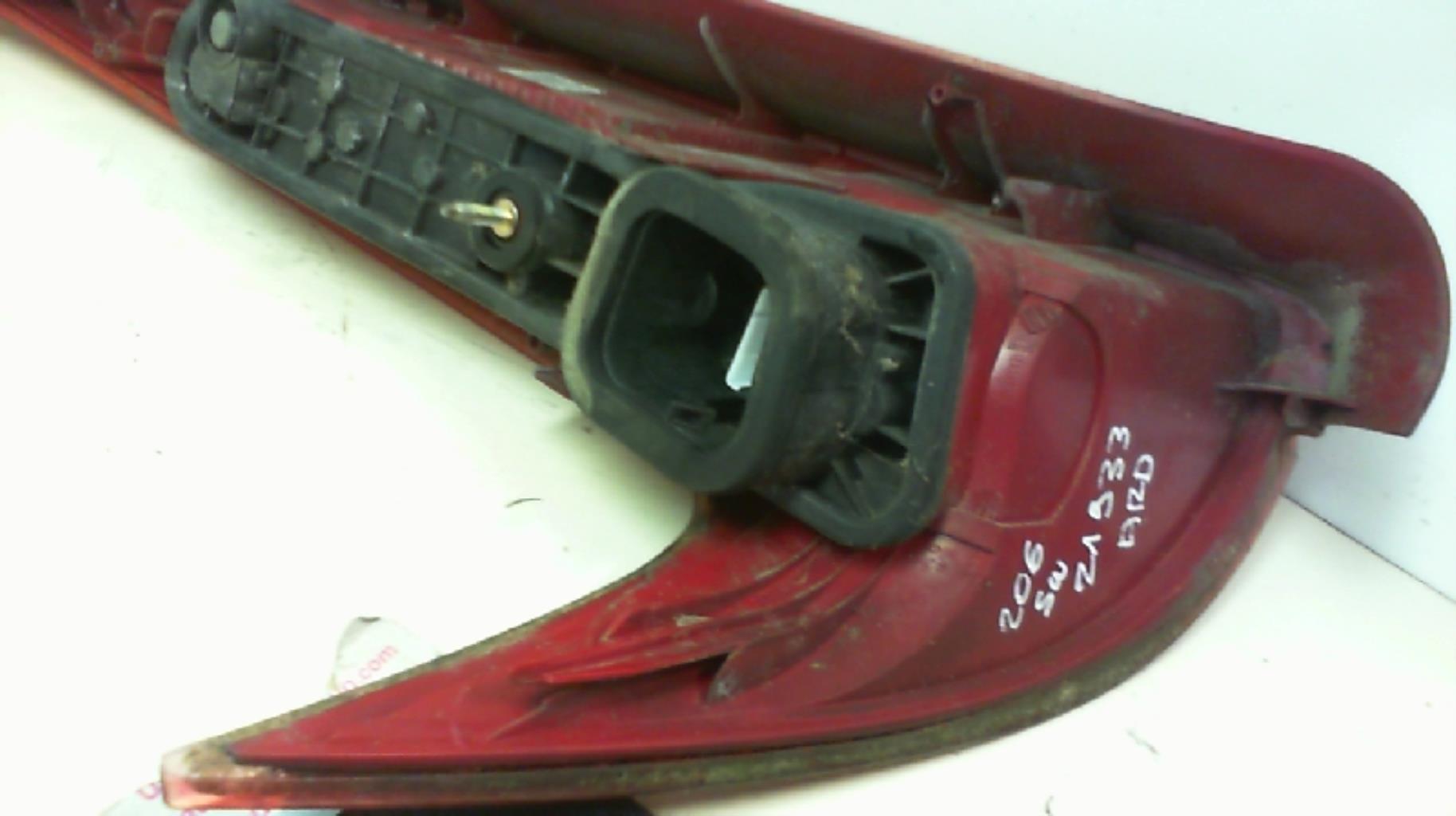 Fanale posteriore principale destro (luci) PEUGEOT 206 PHASE 1 BREAK Diésel - 1