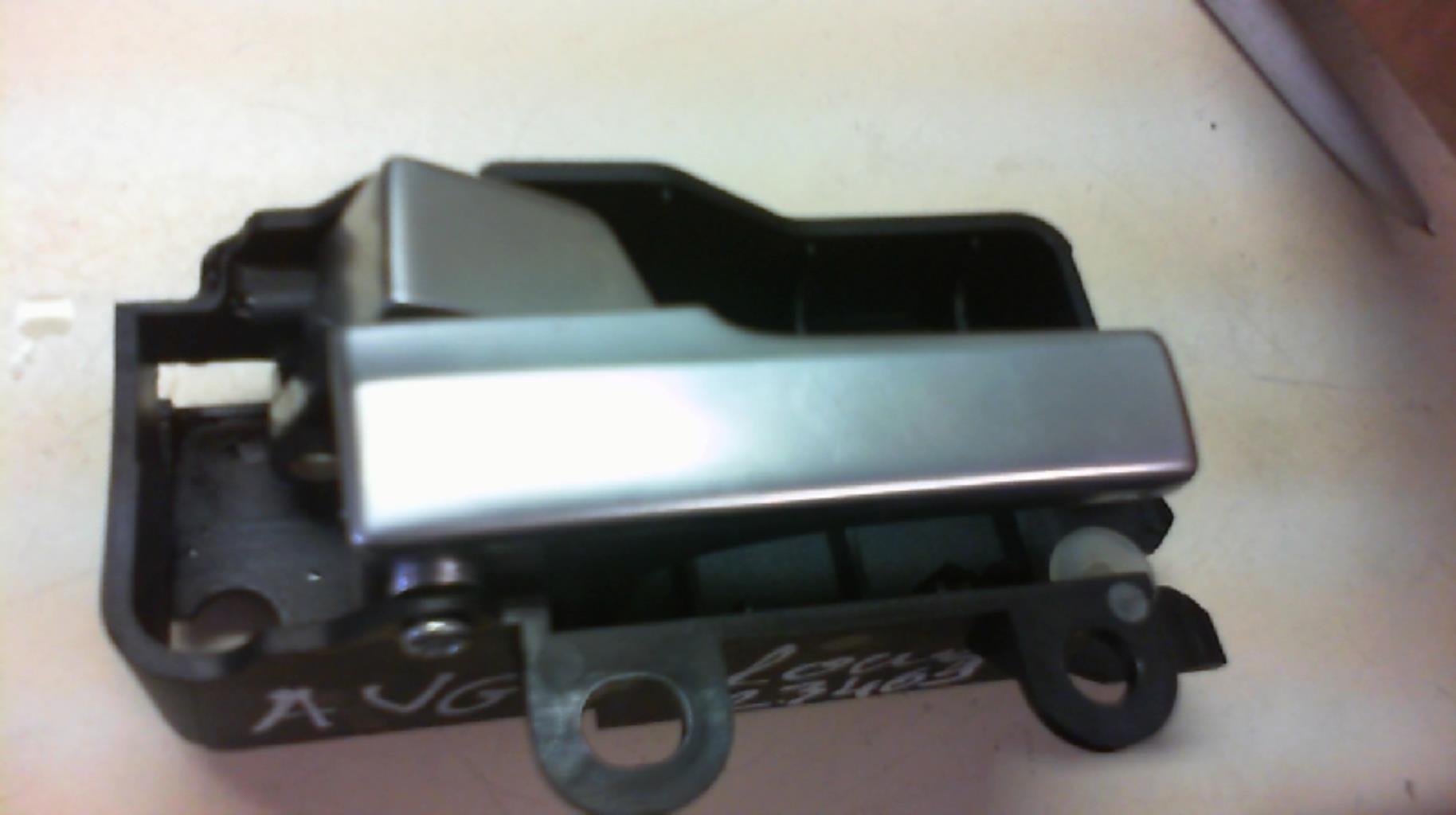Maniglia interna anteriore sinistra FORD FOCUS 2 PHASE 1 Diésel - 1