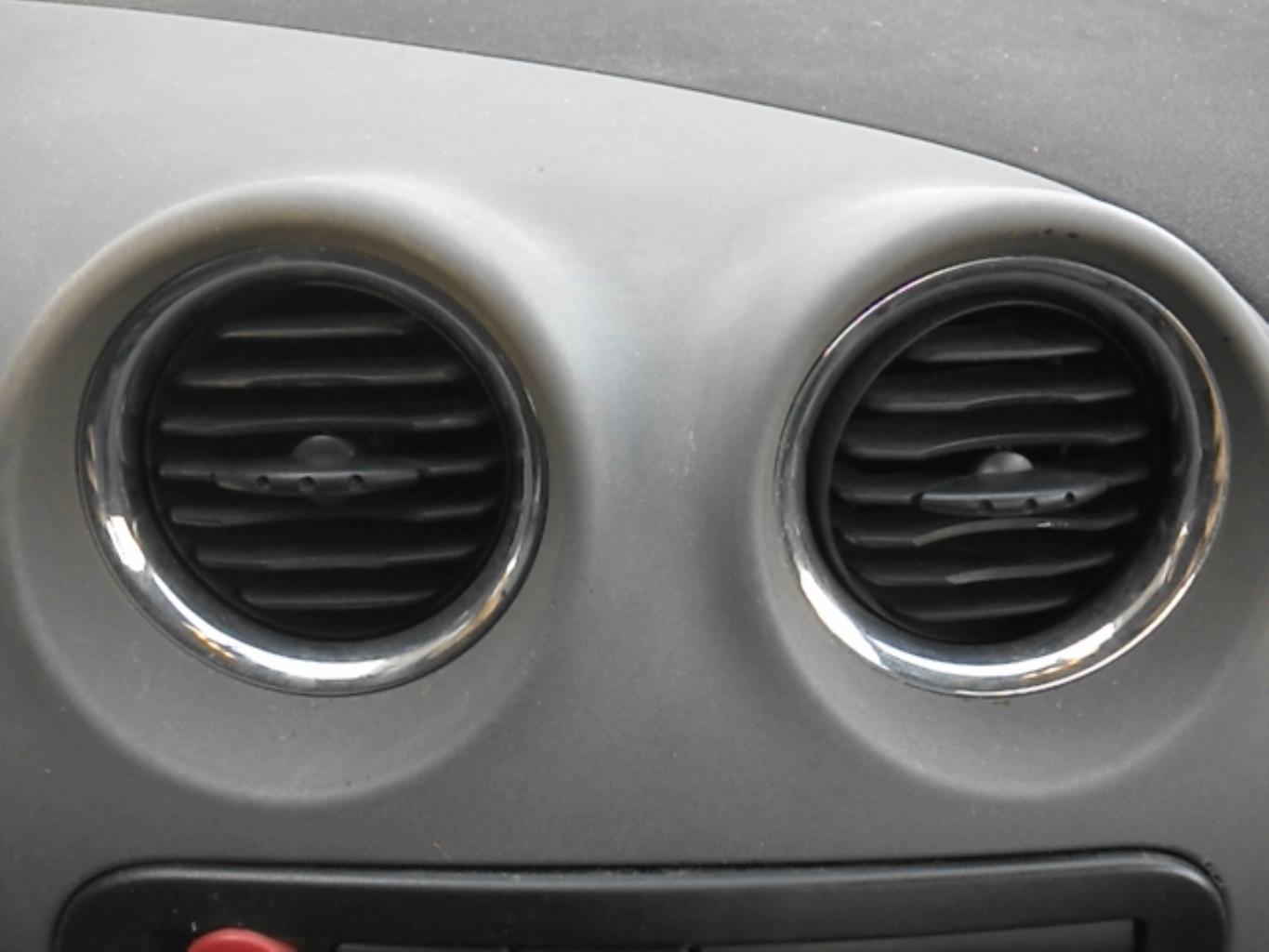 Bocchetta aerazione cruscotto anteriore sinistra SEAT IBIZA 3 PHASE 1 Gasolina - 1