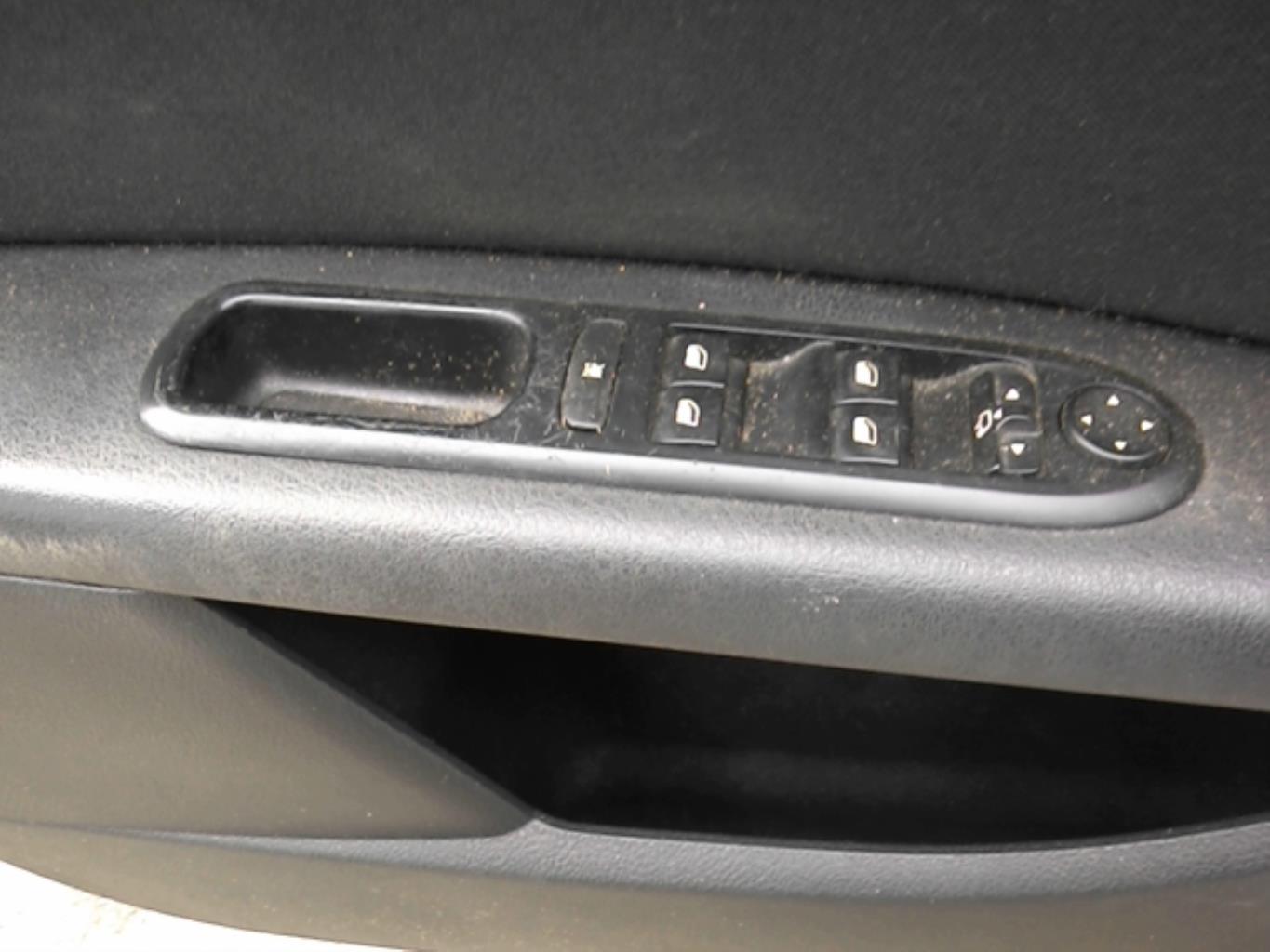 Interruttore lavacristalli anteriore sinistro PEUGEOT 407 PHASE 1 Diésel - 1