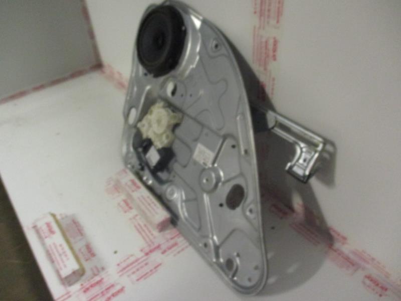 Alzacristalli elettrico posteriore sinistro FORD FOCUS 2 PHASE 1 Diésel - 1