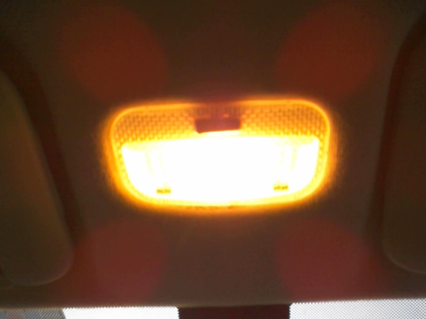 Eclairage de plafonnier PEUGEOT 207 PHASE 1 Diesel - 1