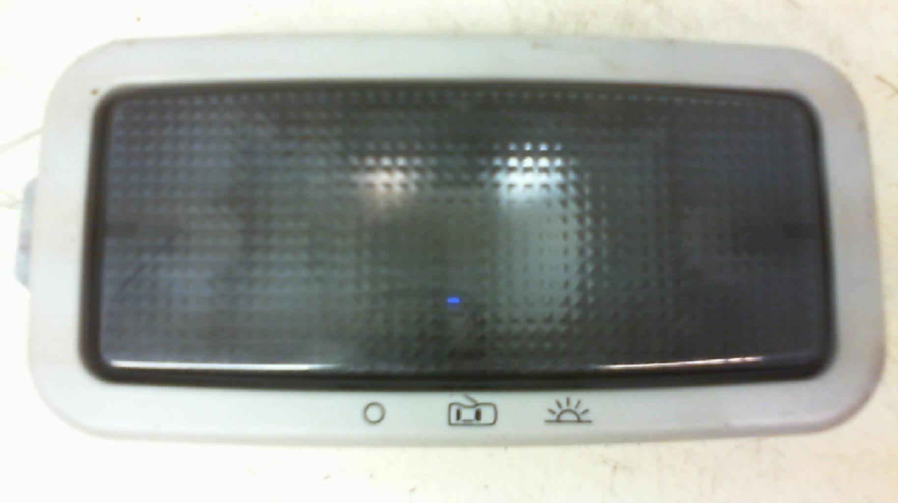 Luce di cortesia VOLKSWAGEN POLO 3 PHASE 1 Diésel - 1
