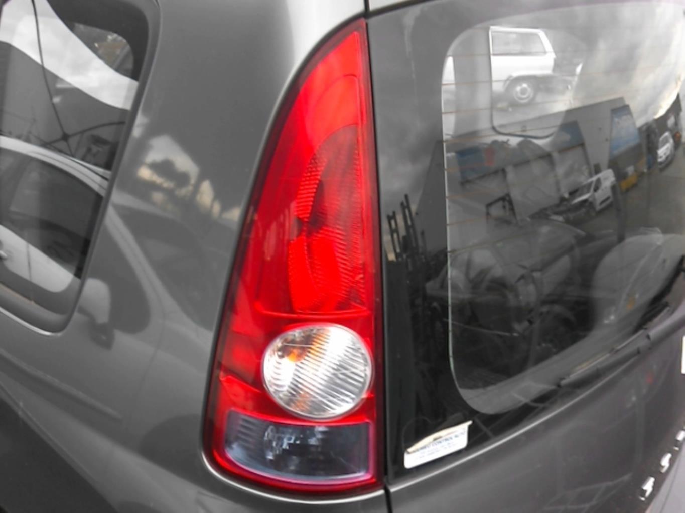 Fanale posteriore principale sinistro (luci) RENAULT ESPACE 4 PHASE 1 Diésel - 1