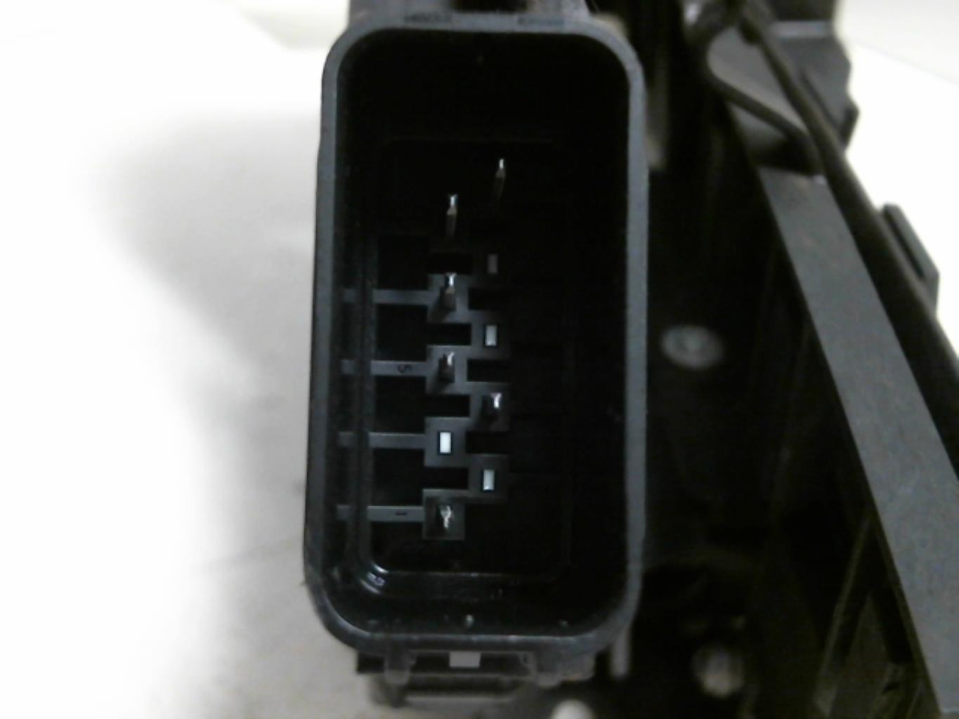 Serrure avant gauche FORD FOCUS 2 PHASE 2 Diesel - 1